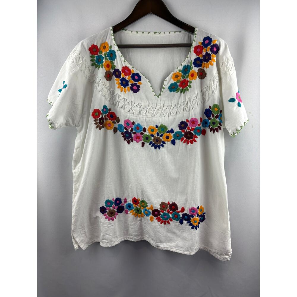 Women’s Handmade XL White w/ Floral Embroidery Blouse
